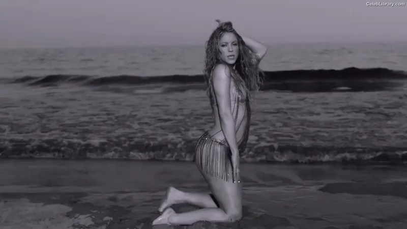 Shakira photo 13 of 1543