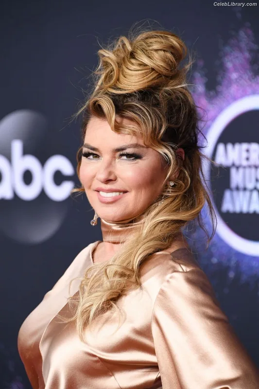 Shania Twain photo 19 of 134