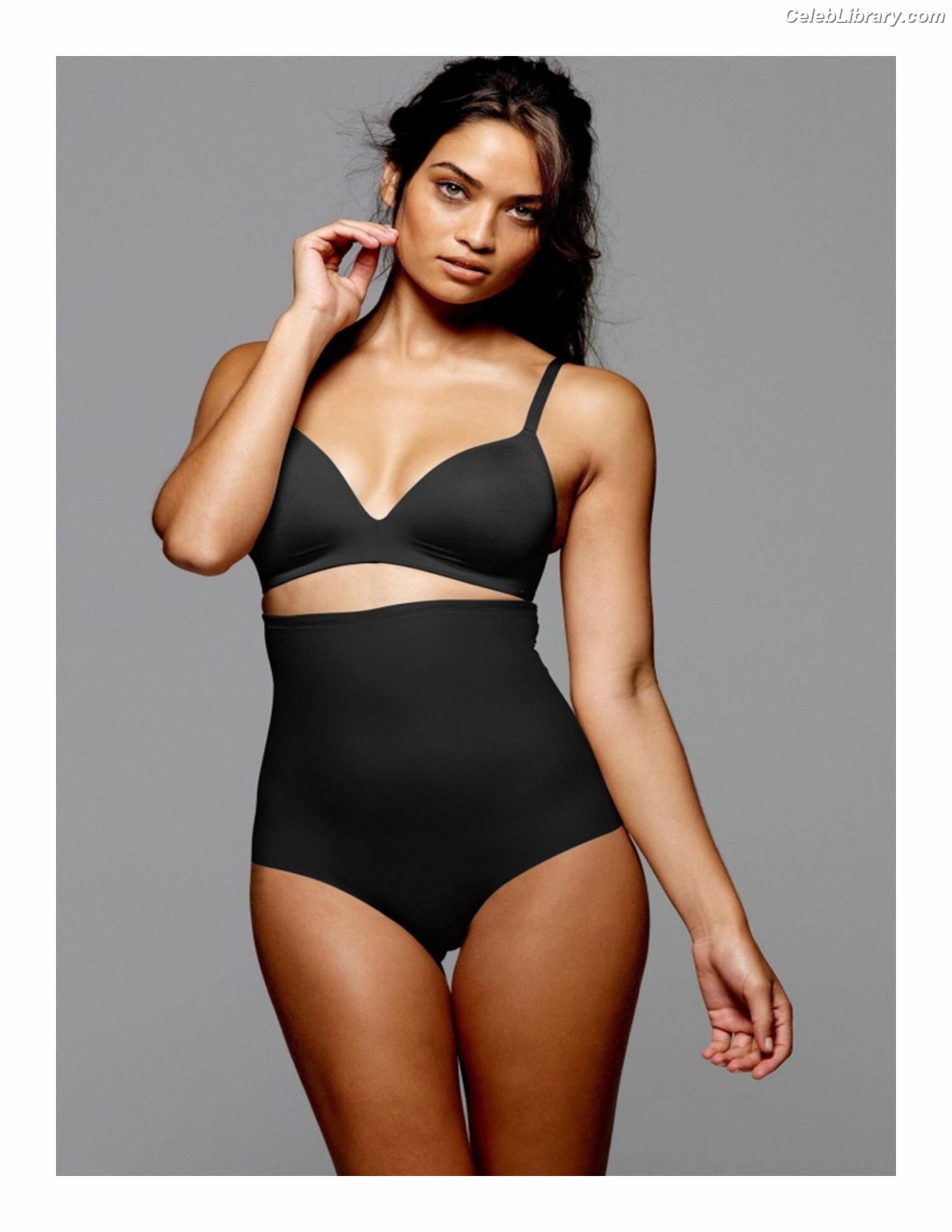 Shanina Shaik photo 6 of 220