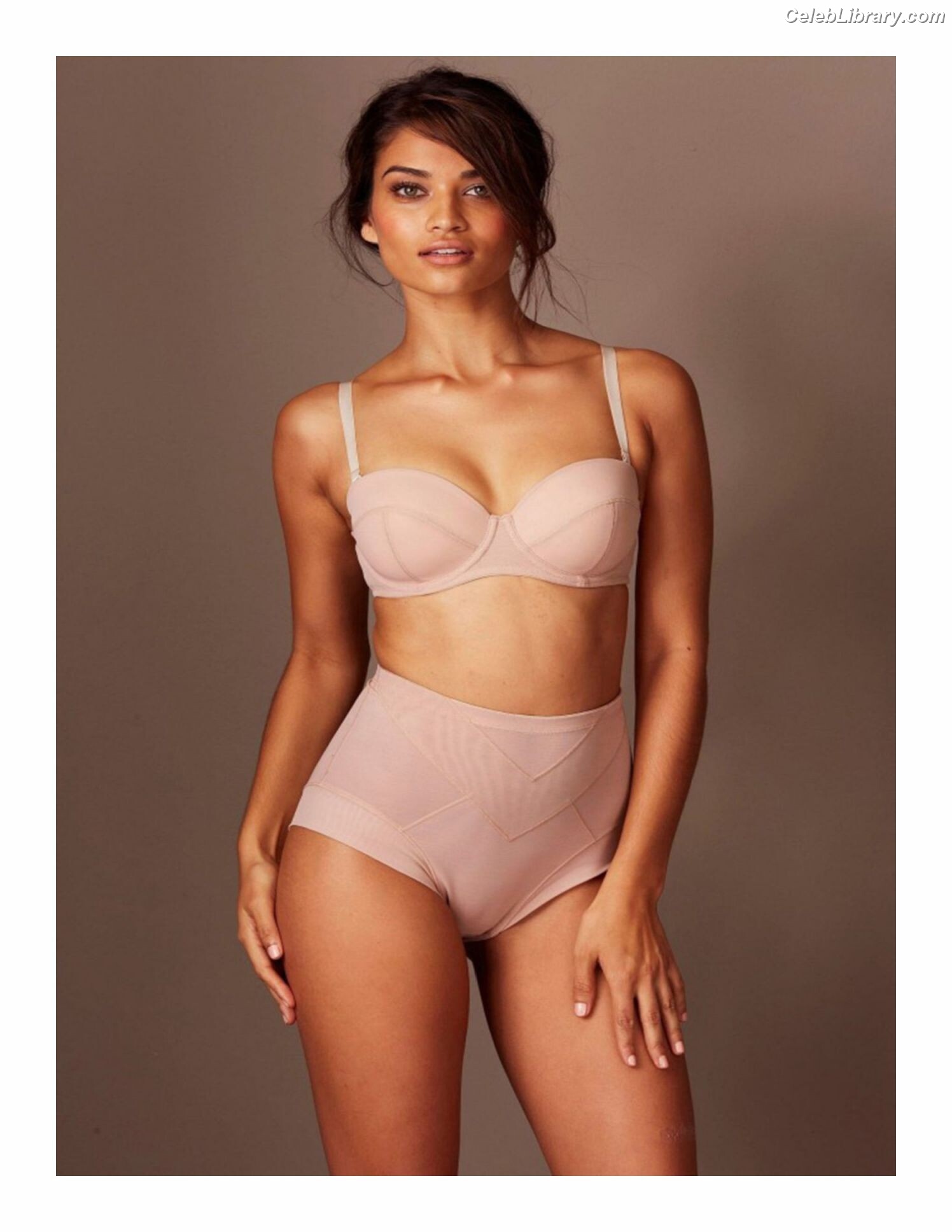 Shanina Shaik photo 22 of 220