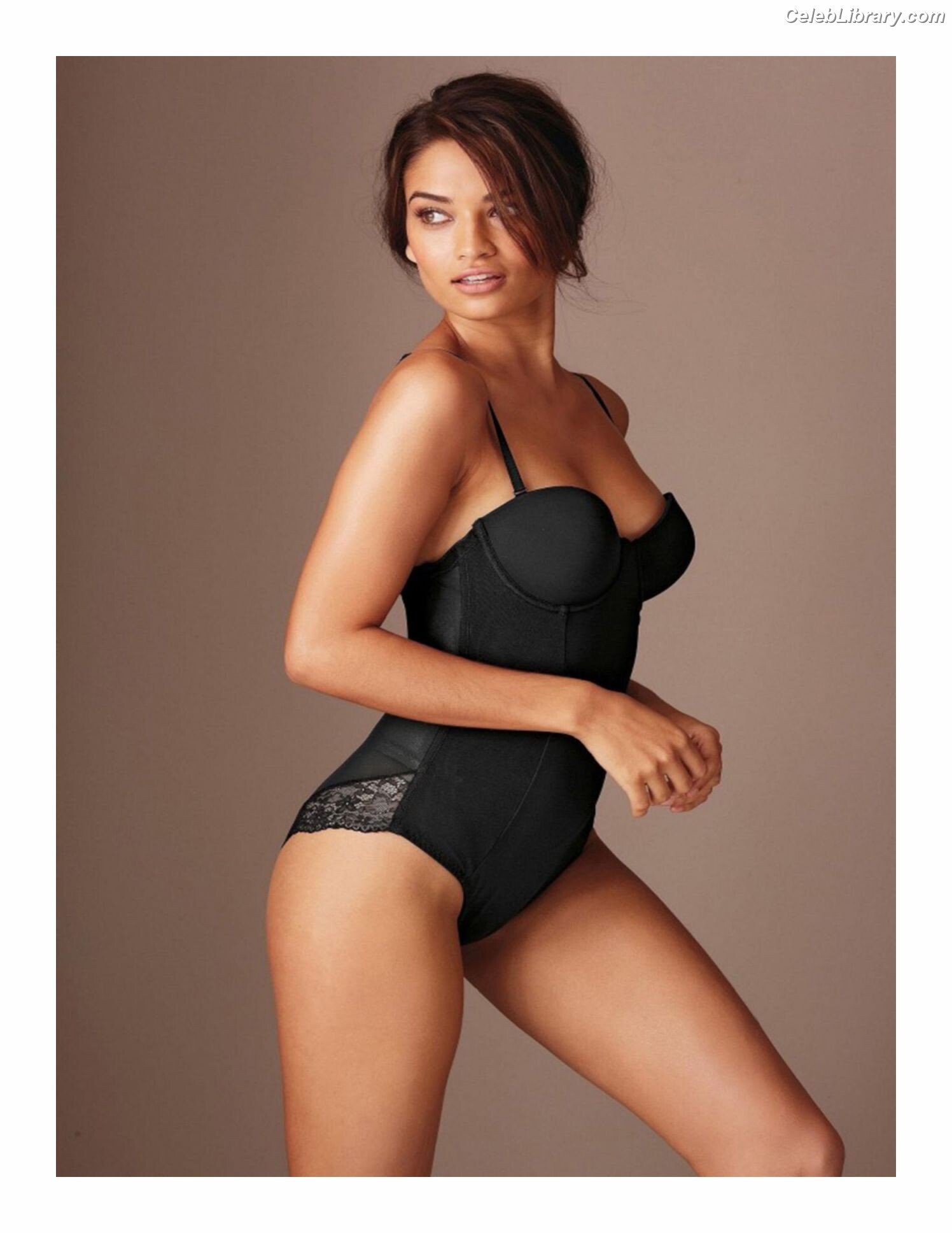 Shanina Shaik photo 2 of 220