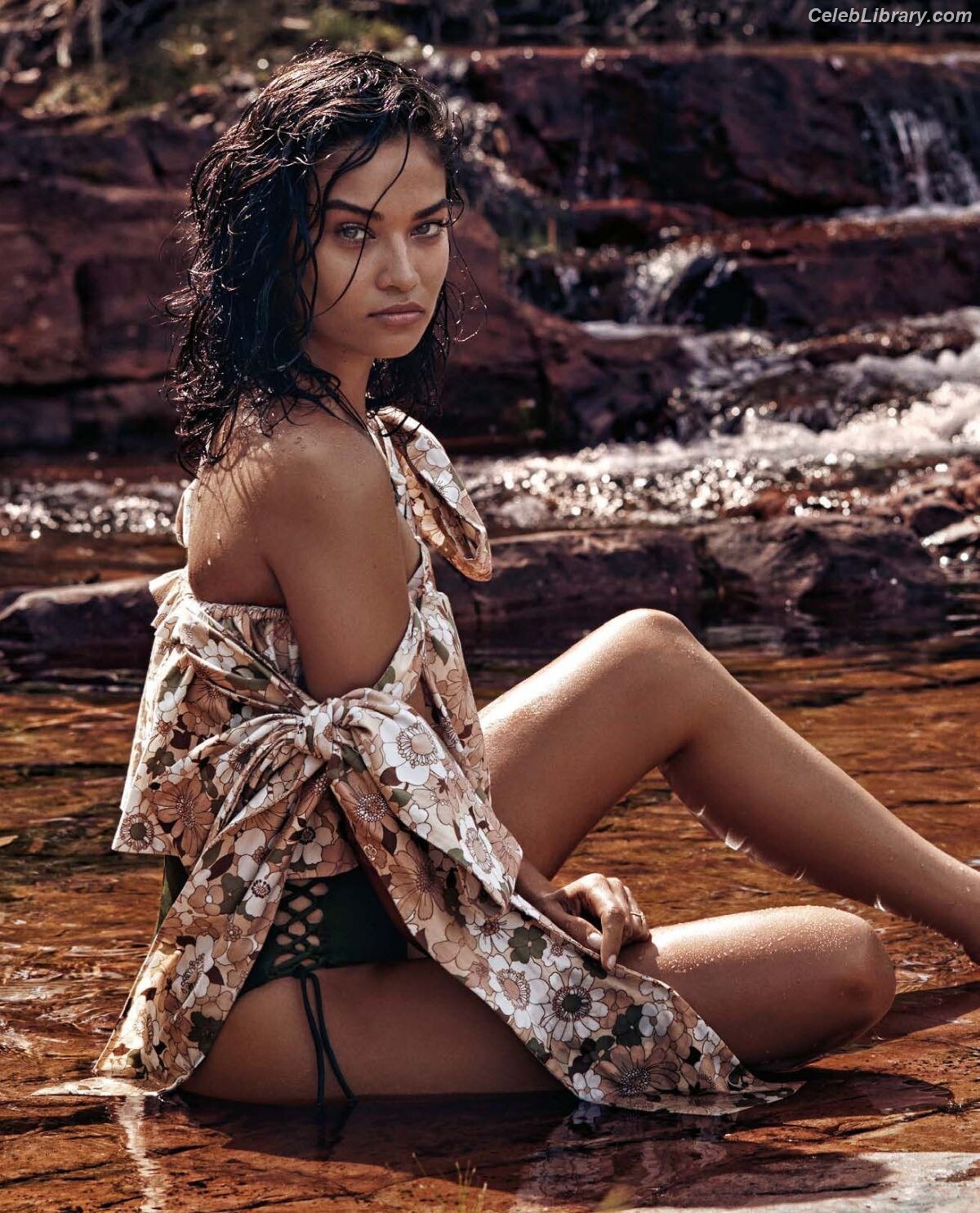Shanina Shaik photo 13 of 220
