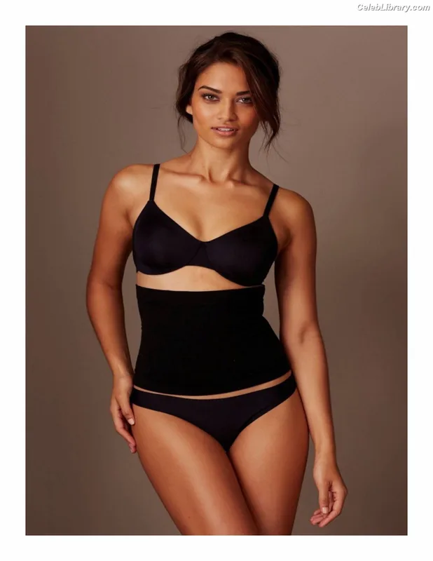Shanina Shaik photo 9 of 220