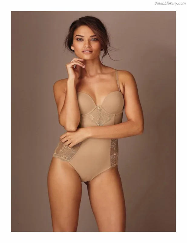 Shanina Shaik photo 12 of 220