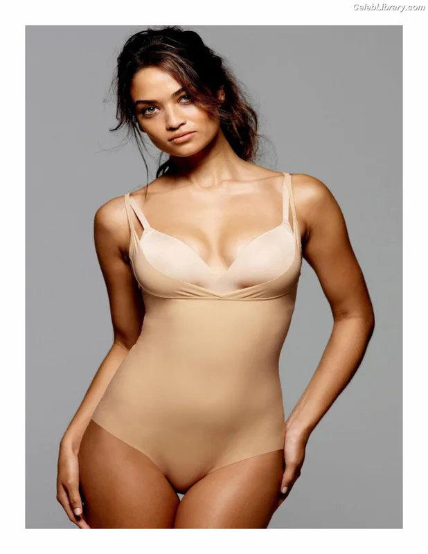 Shanina Shaik photo 15 of 220