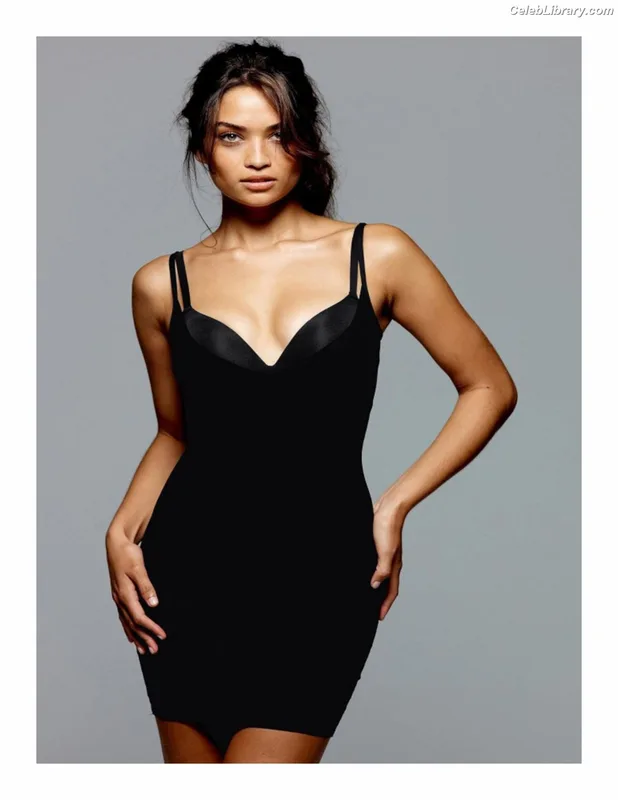 Shanina Shaik photo 18 of 220