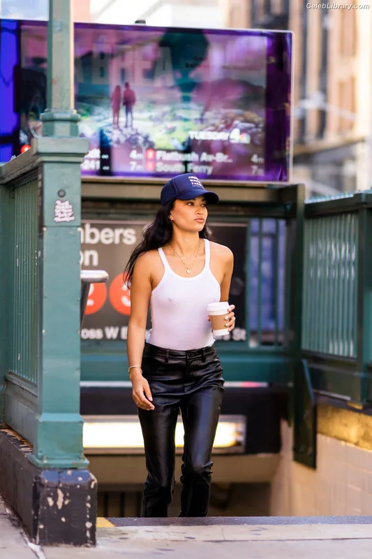 Shanina Shaik photo 14 of 220