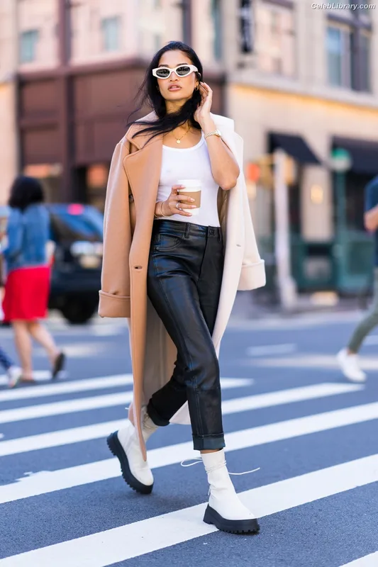 Shanina Shaik photo 16 of 220