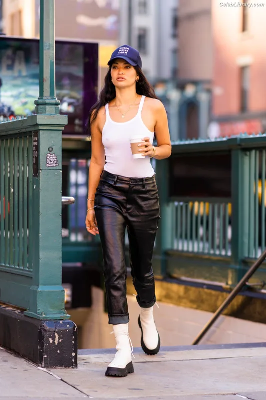 Shanina Shaik photo 19 of 220
