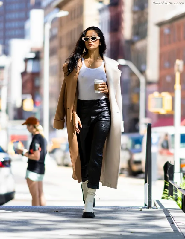 Shanina Shaik photo 20 of 220