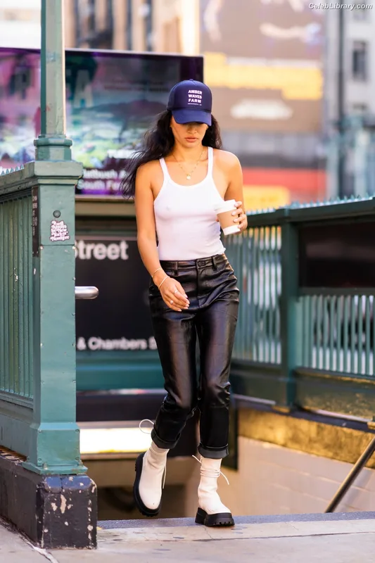 Shanina Shaik photo 21 of 220