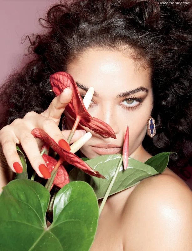 Shanina Shaik photo 3 of 220