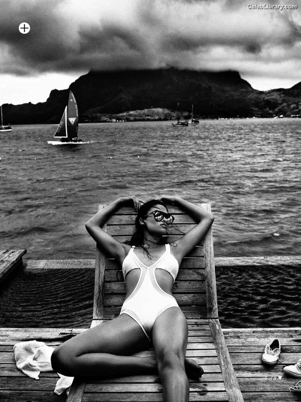 Shanina Shaik photo 17 of 220