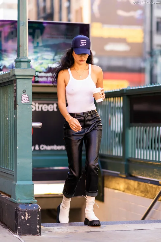 Shanina Shaik photo 23 of 220