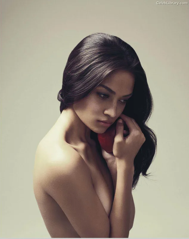 Shanina Shaik photo 12 of 220