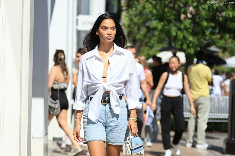 Shanina Shaik photo 17 of 220