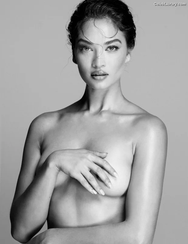 Shanina Shaik photo 18 of 220