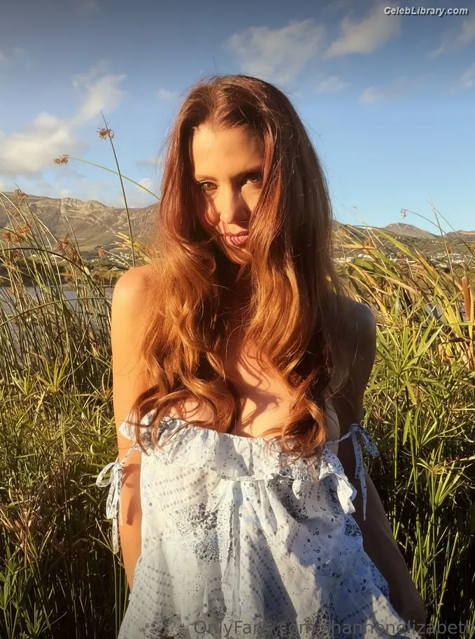 Shannon Elizabeth photo 19 of 161