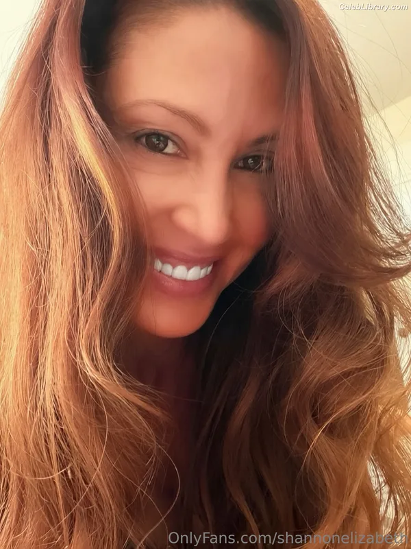 Shannon Elizabeth photo 7 of 149
