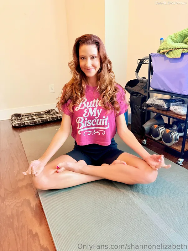 Shannon Elizabeth photo 19 of 149
