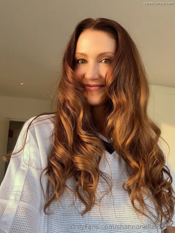 Shannon Elizabeth photo 14 of 149