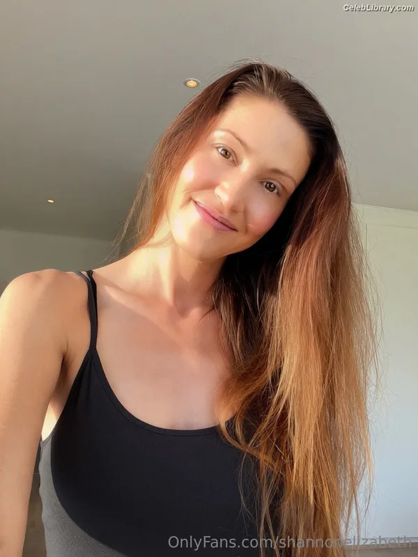 Shannon Elizabeth photo 18 of 149