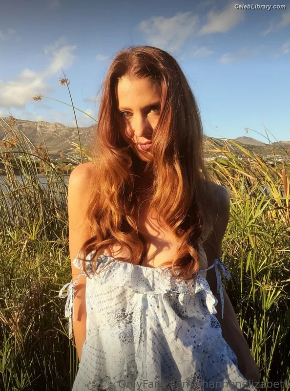 Shannon Elizabeth photo 13 of 149