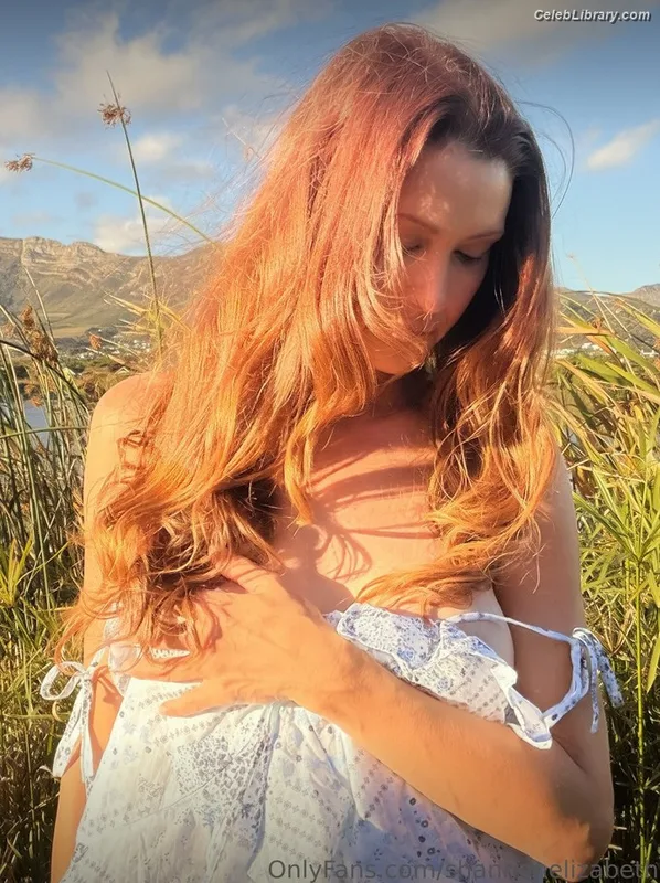 Shannon Elizabeth photo 14 of 149
