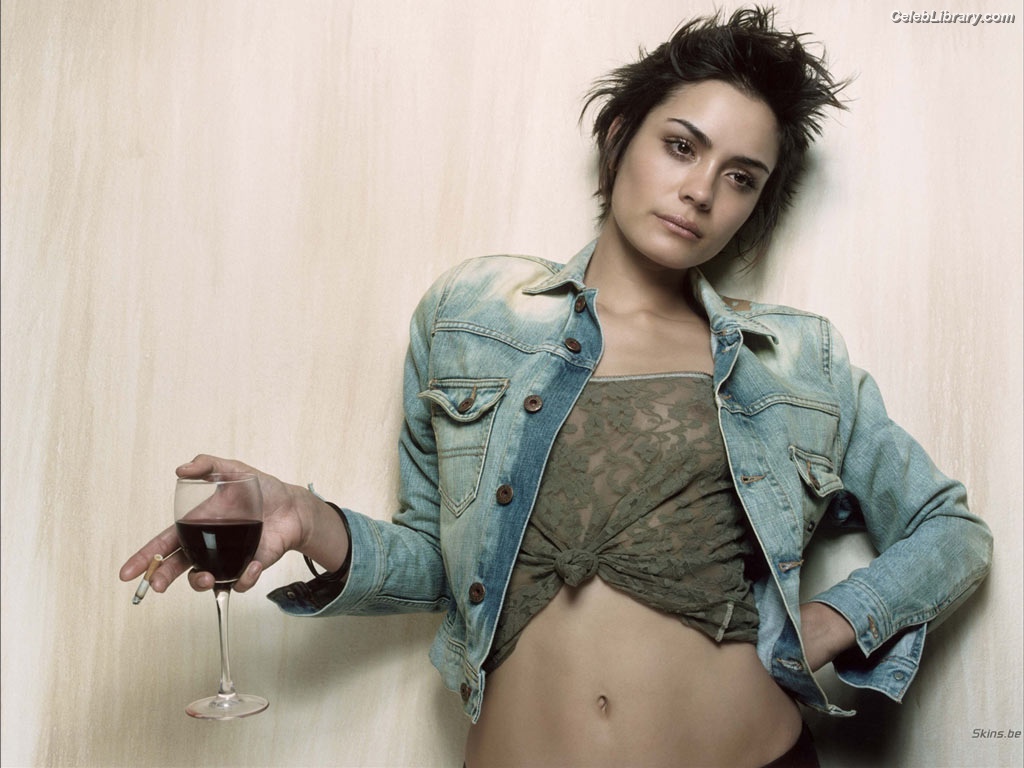 Shannyn Sossamon photo 3 of 9