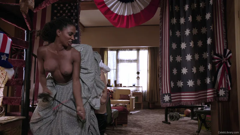 Shanola Hampton photo 20 of 32