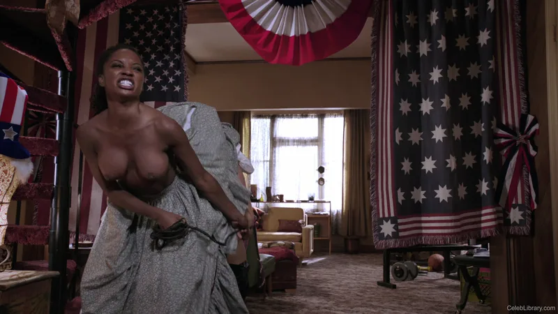 Shanola Hampton photo 21 of 32