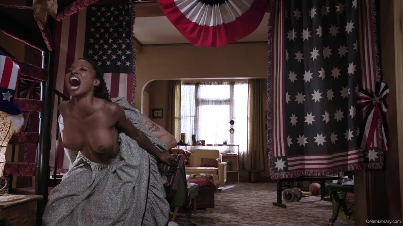 Shanola Hampton photo 22 of 32