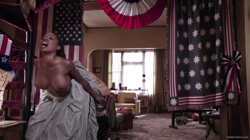 Shanola Hampton photo 2 of 32