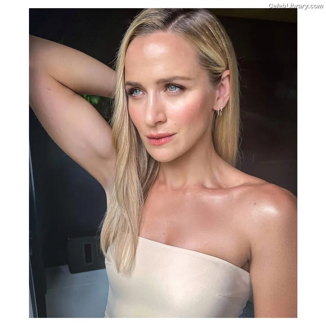 Shantel VanSanten photo 5 of 410