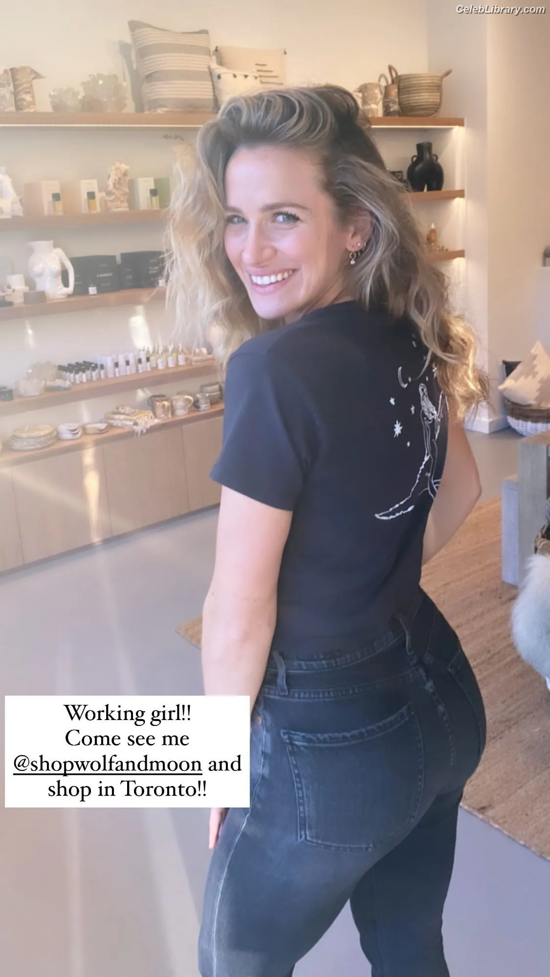 Shantel VanSanten photo 15 of 410