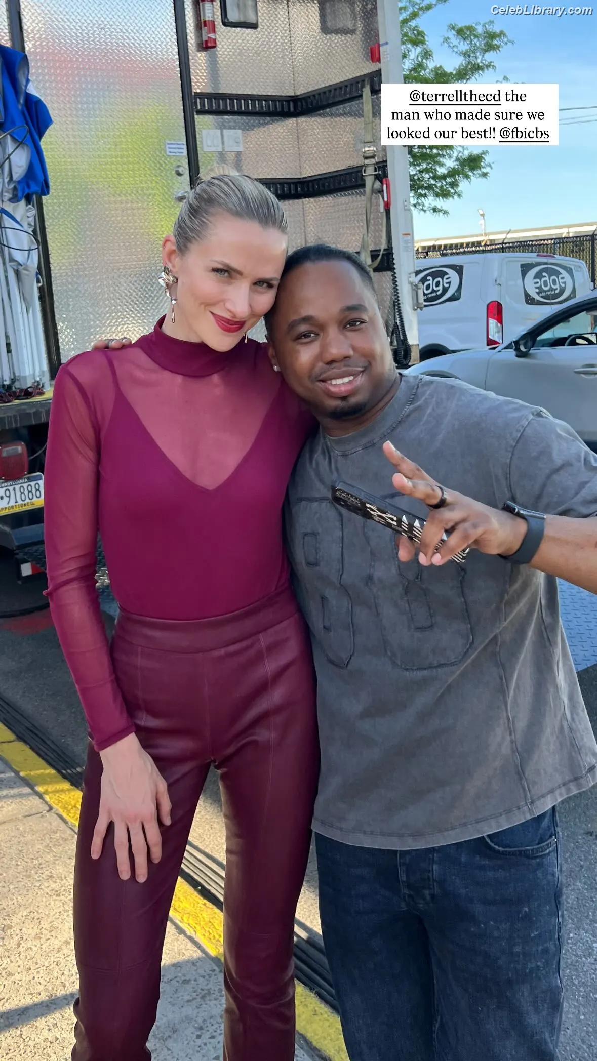 Shantel VanSanten photo 4 of 410