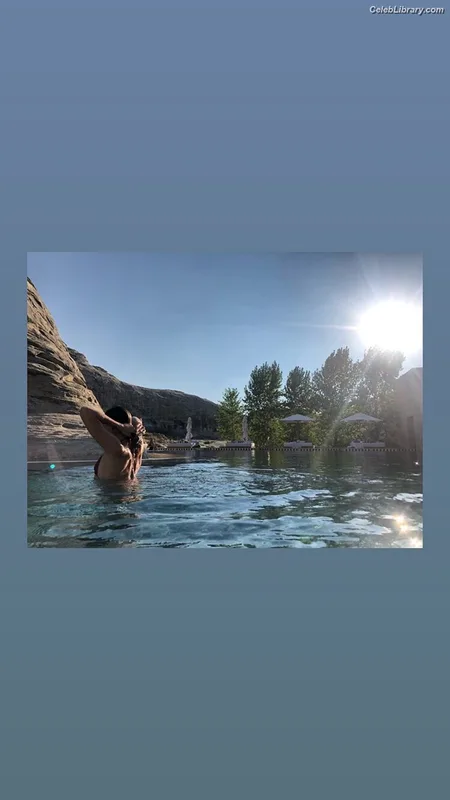 Shantel VanSanten photo 12 of 411