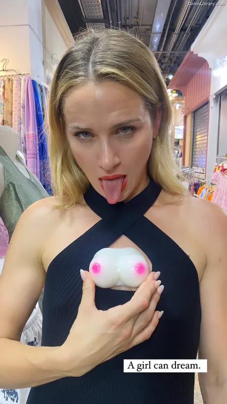 Shantel VanSanten photo 21 of 411