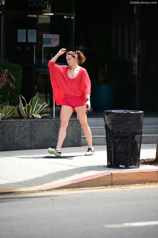 Shantel VanSanten photo 14 of 411