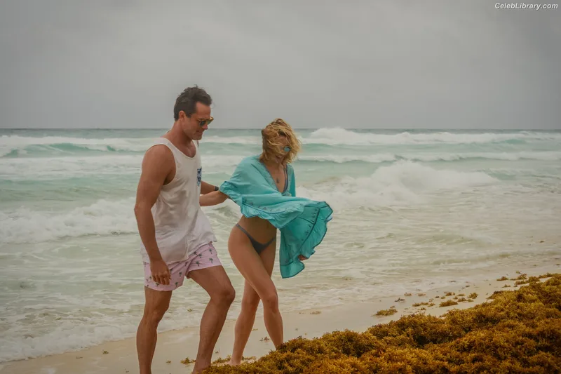 Shantel VanSanten photo 15 of 411