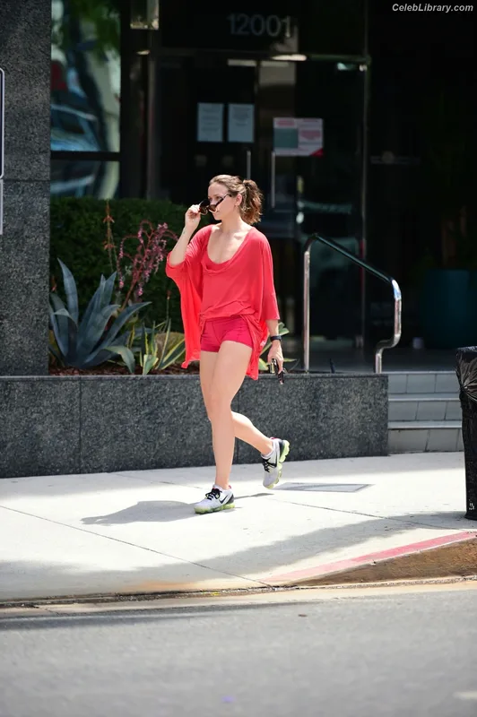 Shantel VanSanten photo 19 of 411