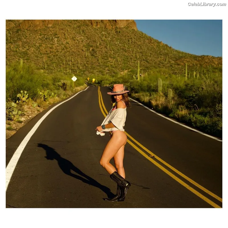 Shantel VanSanten photo 16 of 411