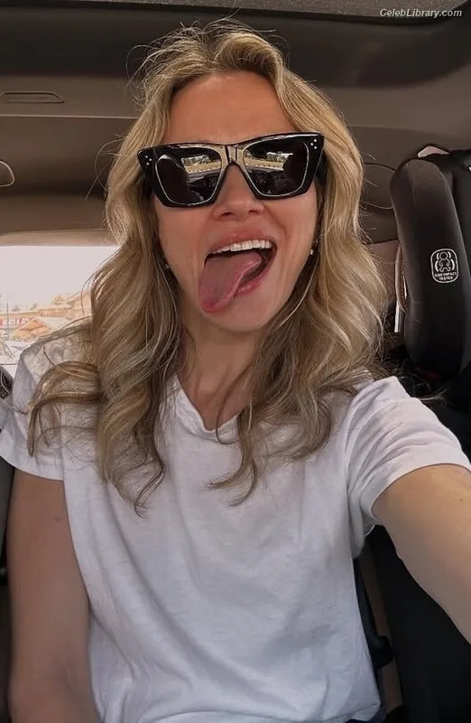 Shantel VanSanten photo 18 of 411