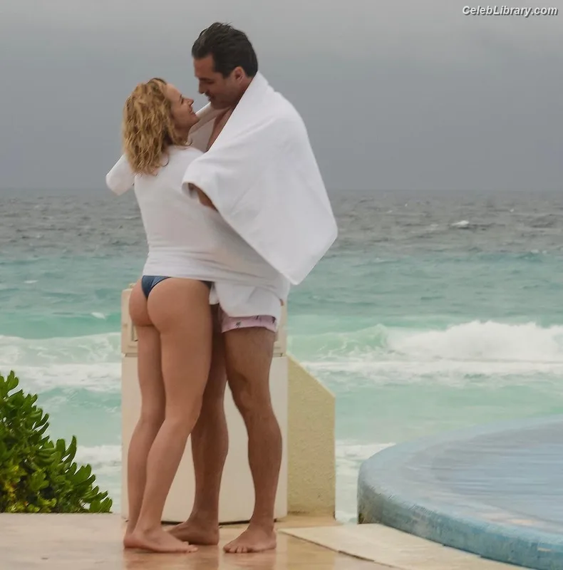 Shantel VanSanten photo 6 of 411