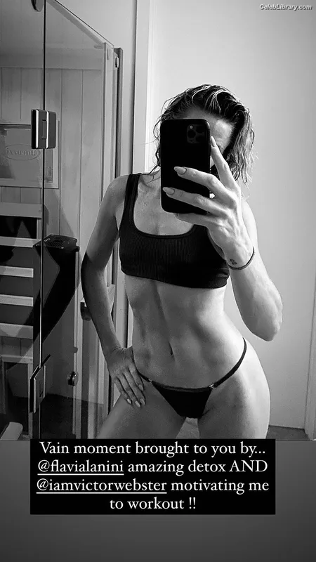 Shantel VanSanten photo 18 of 411