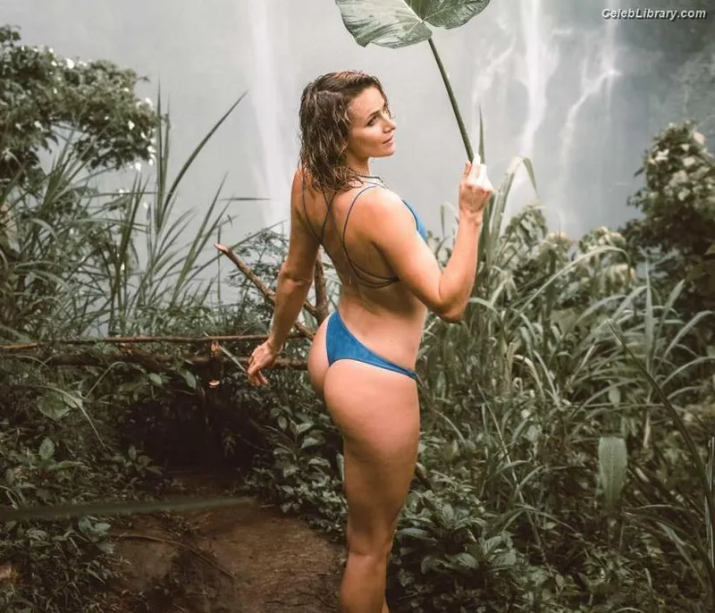 Shantel VanSanten photo 4 of 411