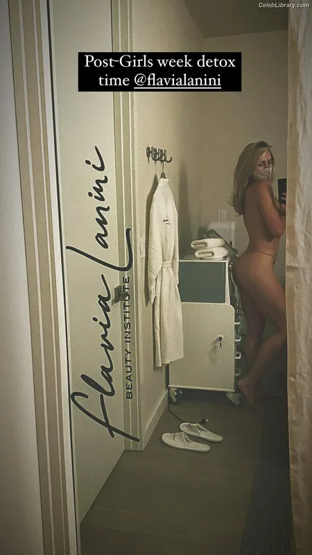 Shantel VanSanten photo 7 of 411