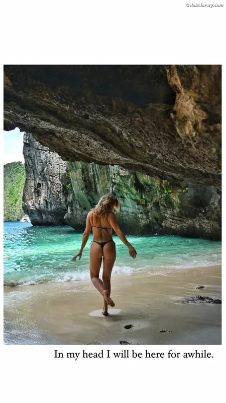 Shantel VanSanten photo 8 of 411