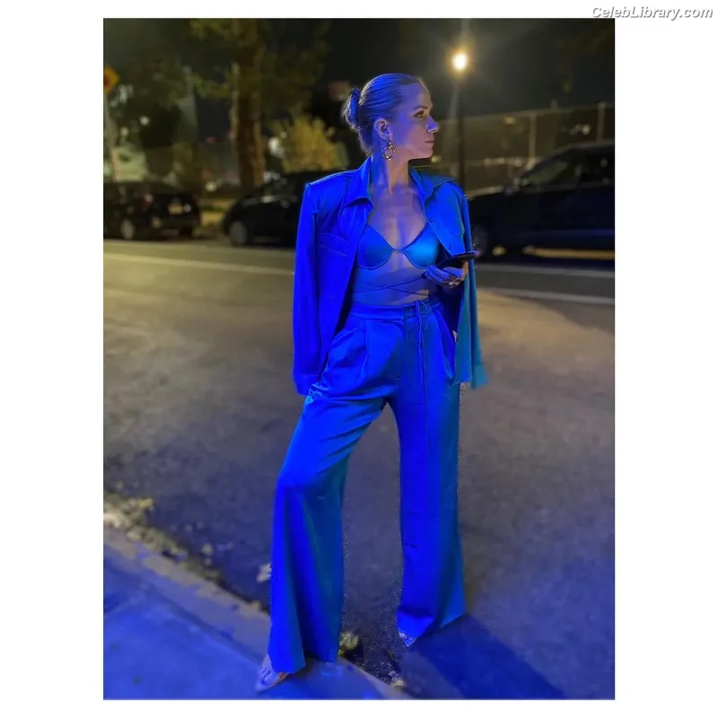 Shantel VanSanten photo 6 of 411