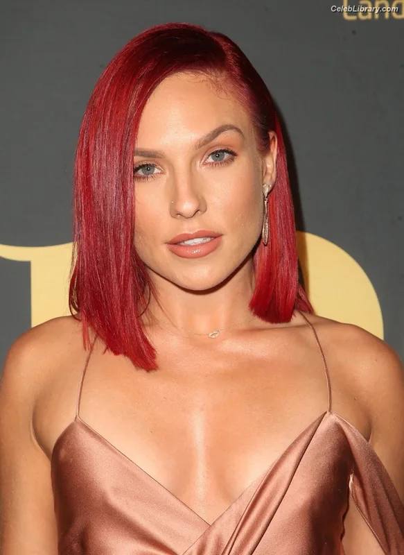 Sharna Burgess photo 4 of 26